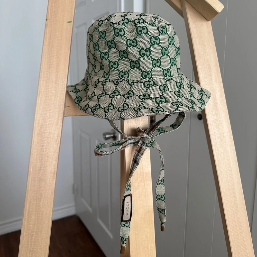 Gucci Monogram Reversible Bucket Hat with straps - Picture 8 of 8